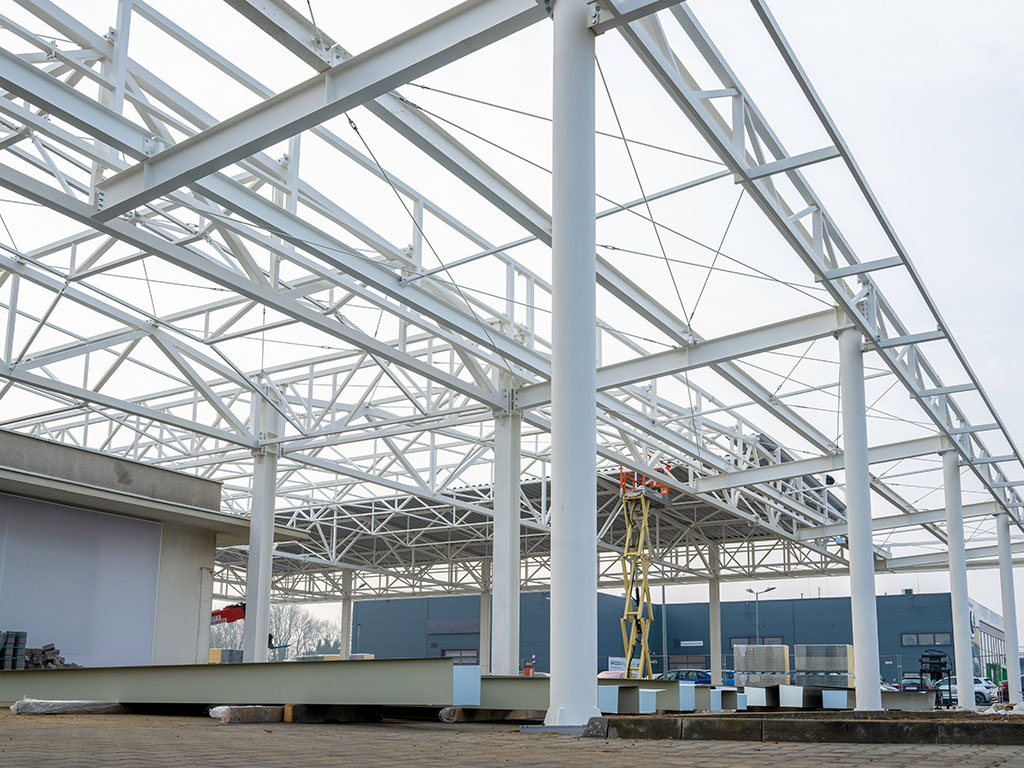 Montaż konstrukcji stalowych