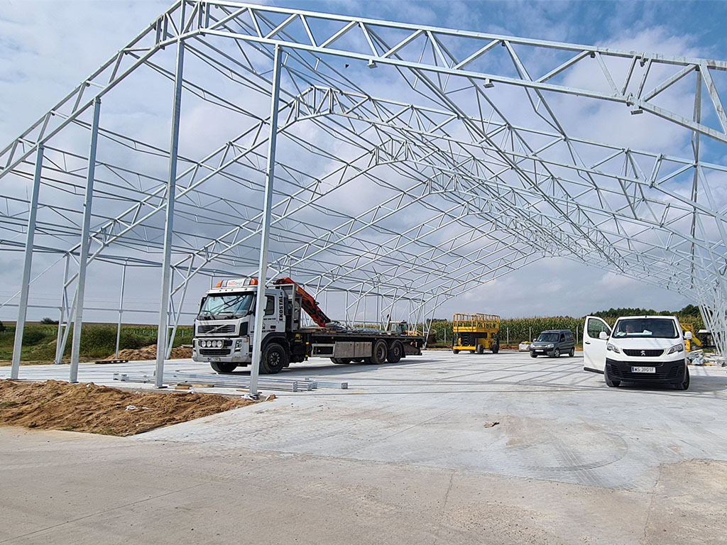 Montaż konstrukcji stalowych